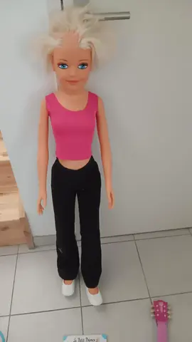 poupée géante