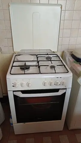 cuisinière , 3 gaz , une plaque électrique , four ne chauffe plus bien