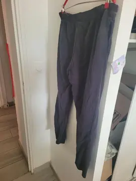 pantalon homme un peux abimé taille 44/46