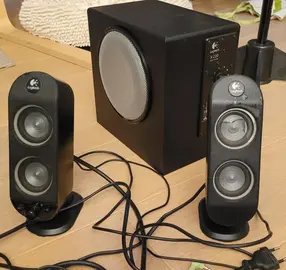 Haut parleur stéréo pc logitech x230 à reparer
