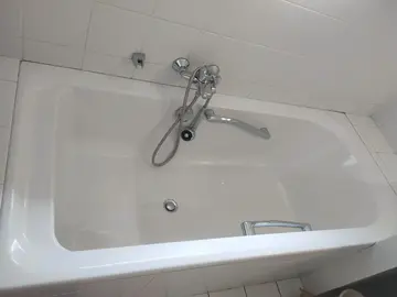 baignoire et lavabo