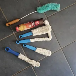 ensemble goupillon et spray dépoussiérant