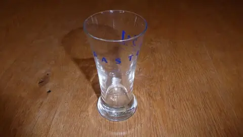 1 Verre à pastis