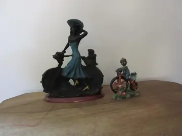 personnages sur bicyclettes