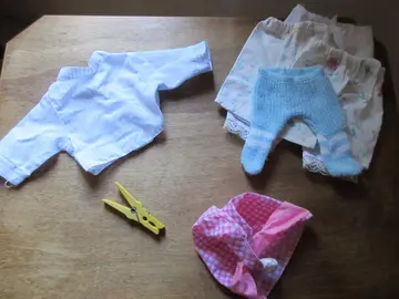 vêtements poupées