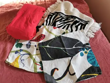 4 housses de coussin + 1 draps housse