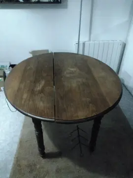 ancienne table en bois ovale