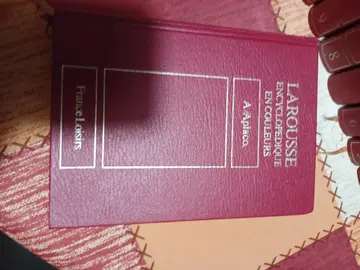 encyclopédie larousse 22 livres ,très bon état. Pas d'envoi, à côté de Chinon