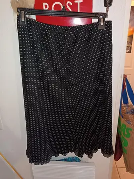 Jupe longue noir à pois. Taille 7
