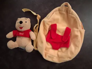 Sac à dos et peluche Winnie l'Ourson