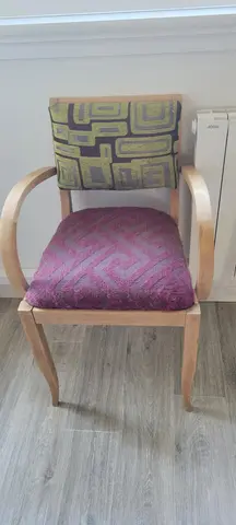 Fauteuil customisé par créatrice anis/bordeaux