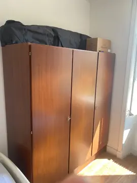 armoire vintage