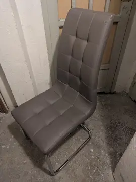 4 chaises de salon en skaï