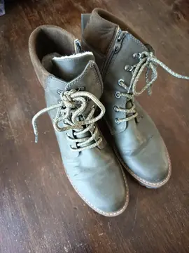 boots kaki