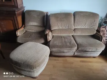 canapé plus fauteuils et pouf