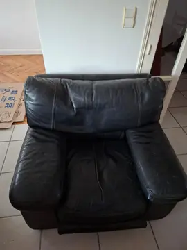 Fauteuils et canapés en cuir noir