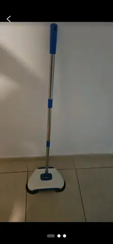 balai avec brosse rotative