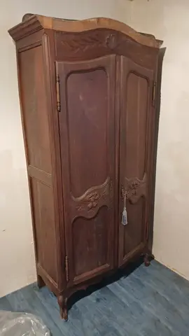 Petite armoire en bous