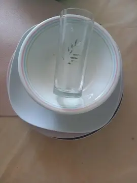 vaisselle très bon état