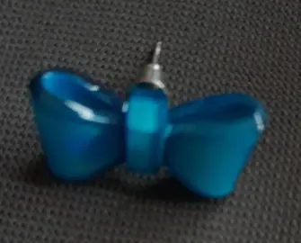 une boucle d'oreille