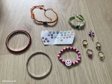Lot bijoux enfants