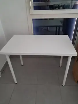 Petite table/bureau Ikea