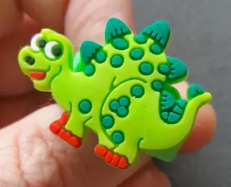 bague dinosaure en caoutchouc