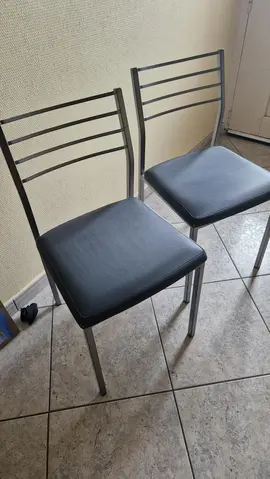 CHAISES
