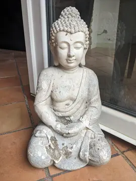 Bouddha en papier mâché et décoration Péru en métal