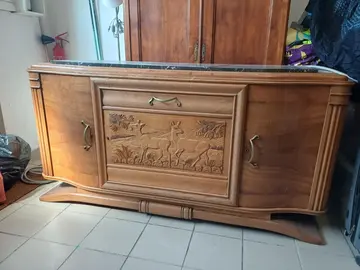 Donne grand buffet art déco à rénover