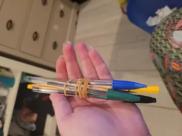lot numéro 5 de stylo fonctionne tester bon état