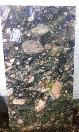 Plaque de granit vert (marbre) 65 x 35 x 3cm