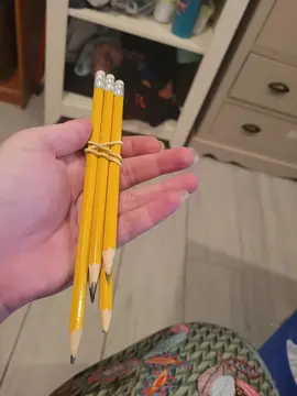 lot de crayon a papiers