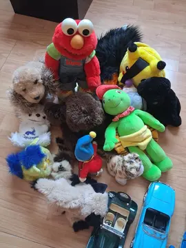 peluches et voitures