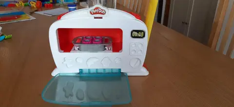 four pâte à modeler