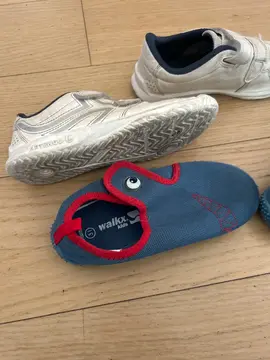 baskets et chaussons de gym enfant taille 31