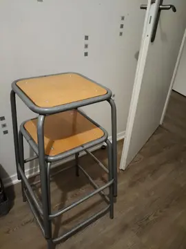 deux tabourets
