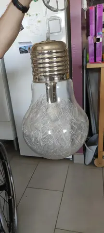 lustre en forme d'ampoule