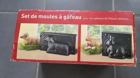 Moules à gâteaux en métal