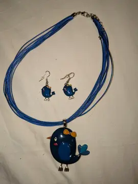 collier et boucles d'oreilles