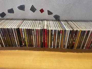 Plus de 200 CD