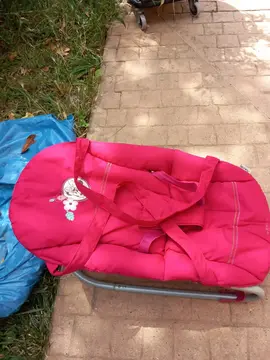 donne transat bébé