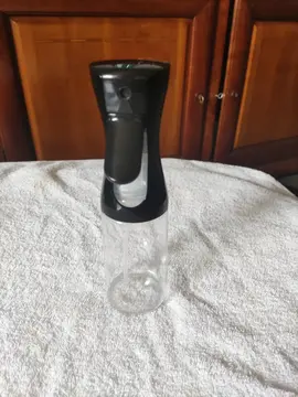 flacon vaporisateur.