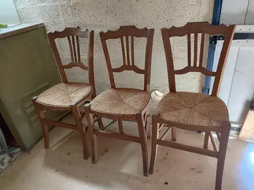 3 chaises anciennes