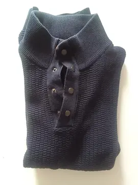 Pull bleu