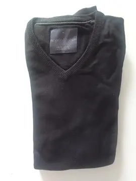 Pull noir