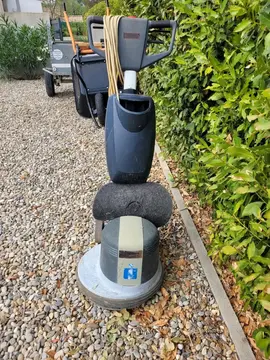 Monobrosse