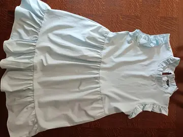 robe à volant bleu pâle