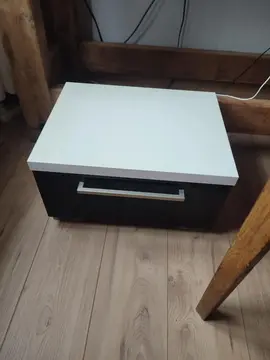 chevet laqué noir et blanc