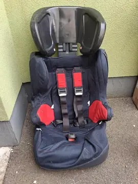 chaise auto en bon état